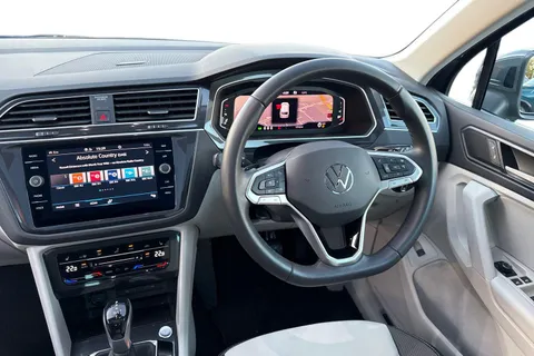 BP23OZS Volkswagen Tiguan 1.5 TSI 150 Elegance 5dr DSG | Heated Seats | Power Tailgate Thumbnail #19