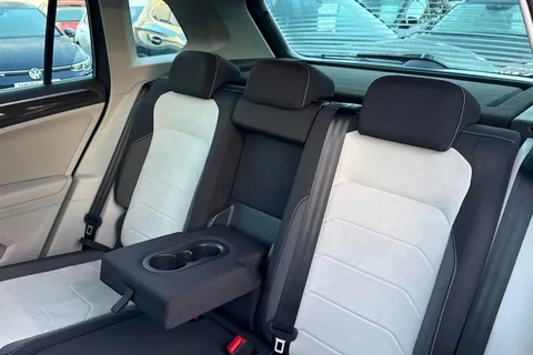 BP23OZS Volkswagen Tiguan 1.5 TSI 150 Elegance 5dr DSG | Heated Seats | Power Tailgate Thumbnail #20