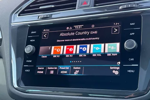 BP23OZS Volkswagen Tiguan 1.5 TSI 150 Elegance 5dr DSG | Heated Seats | Power Tailgate Thumbnail #30