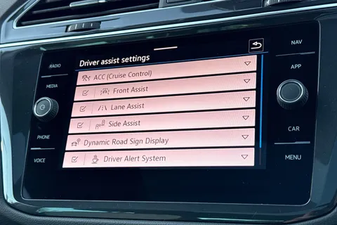 BP23OZS Volkswagen Tiguan 1.5 TSI 150 Elegance 5dr DSG | Heated Seats | Power Tailgate Thumbnail #33