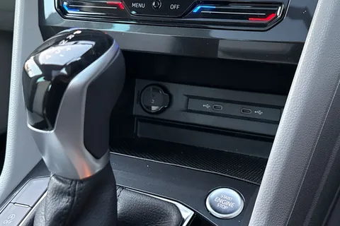 BP23OZS Volkswagen Tiguan 1.5 TSI 150 Elegance 5dr DSG | Heated Seats | Power Tailgate Thumbnail #37