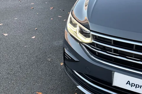 BP23OZS Volkswagen Tiguan 1.5 TSI 150 Elegance 5dr DSG | Heated Seats | Power Tailgate Thumbnail #43