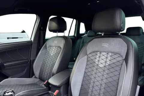 DF23OPJ Volkswagen Tiguan 1.5 TSI 150 R-Line Edition 5dr DSG Thumbnail #17