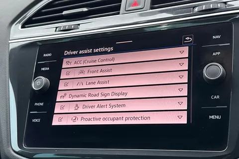 DF23OPJ Volkswagen Tiguan 1.5 TSI 150 R-Line Edition 5dr DSG Thumbnail #32