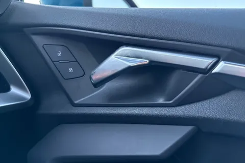 BV21WCZ Audi A3 Sport 40 TFSI e 204 PS S tronic Thumbnail #22