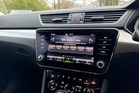 AJ21XDT Škoda Superb 1.4 TSI iV 13kWh SE Technology DSG Euro 6 (s/s) 5dr Thumbnail #33