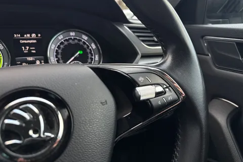 AJ21XDT Škoda Superb 1.4 TSI iV 13kWh SE Technology DSG Euro 6 (s/s) 5dr Thumbnail #43