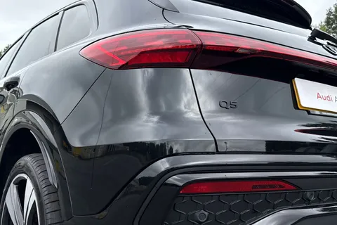 PJ25RYG Audi Q5 SUV Edition 1 TDI quattro 204 PS S tronic Thumbnail #8