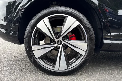 PJ25RYG Audi Q5 SUV Edition 1 TDI quattro 204 PS S tronic Thumbnail #13