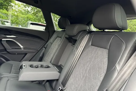 PJ25RYG Audi Q5 SUV Edition 1 TDI quattro 204 PS S tronic Thumbnail #32