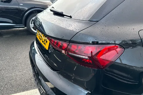 KY25CEF Audi A3 Black Edition 35 TFSI 150 PS S tronic Thumbnail #17