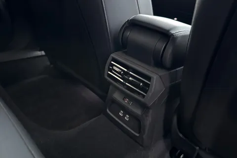 KY25CEF Audi A3 Black Edition 35 TFSI 150 PS S tronic Thumbnail #40