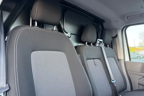 DG25CYE Volkswagen Transporter 2.0 TDI 150 Commerce Plus Van Thumbnail #24