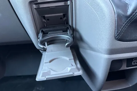 DG25CYE Volkswagen Transporter 2.0 TDI 150 Commerce Plus Van Thumbnail #34