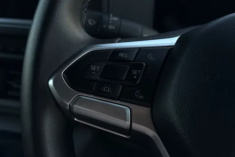 DG25CYE Volkswagen Transporter 2.0 TDI 150 Commerce Plus Van Thumbnail #36