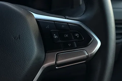 DG25CYE Volkswagen Transporter 2.0 TDI 150 Commerce Plus Van Thumbnail #37