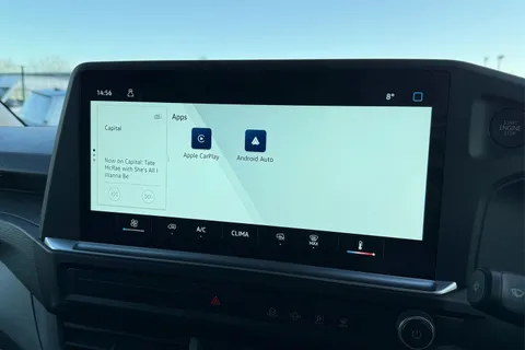 DG25CYE Volkswagen Transporter 2.0 TDI 150 Commerce Plus Van Thumbnail #42