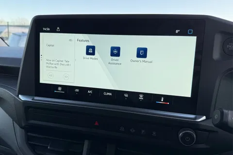 DG25CYE Volkswagen Transporter 2.0 TDI 150 Commerce Plus Van Thumbnail #45