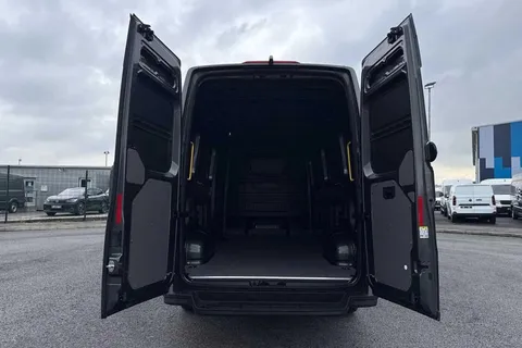 DF75TZA Volkswagen Crafter CR35 Panel van Commerce Plus LWB 177 PS 2.0 TDI 8sp Auto - MY25/LED's/Camer Thumbnail #7