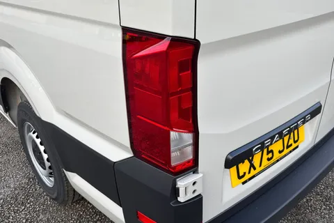 CX75JZU Volkswagen Crafter 2.0 TDI CR30 Commerce Panel Van 5dr Diesel Manual FWD MWB Euro 6 (s/s) (140 ps) Thumbnail #7