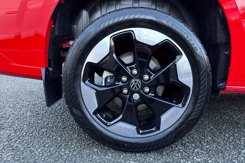 CX75KFE Volkswagen Transporter 2.0 TDI T28 Commerce Pro Panel Van 5dr Diesel Auto FWD SWB Euro 6 (s/s) (150 ps) Thumbnail #10