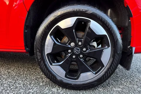 CX75KFE Volkswagen Transporter 2.0 TDI T28 Commerce Pro Panel Van 5dr Diesel Auto FWD SWB Euro 6 (s/s) (150 ps) Thumbnail #11