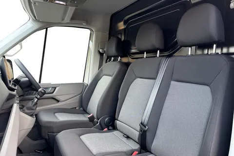 CX75JZU Volkswagen Crafter 2.0 TDI CR30 Commerce Panel Van 5dr Diesel Manual FWD MWB Euro 6 (s/s) (140 ps) Thumbnail #15