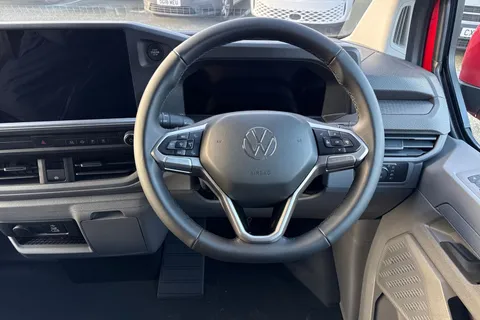 CX75KFE Volkswagen Transporter 2.0 TDI T28 Commerce Pro Panel Van 5dr Diesel Auto FWD SWB Euro 6 (s/s) (150 ps) Thumbnail #17