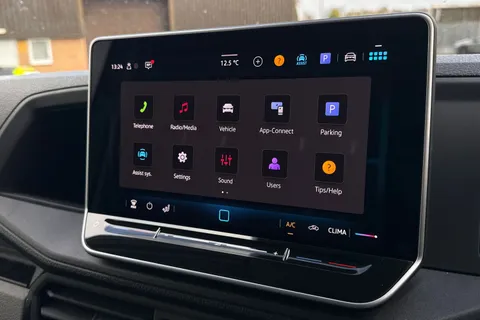 CX75JZU Volkswagen Crafter 2.0 TDI CR30 Commerce Panel Van 5dr Diesel Manual FWD MWB Euro 6 (s/s) (140 ps) Thumbnail #16