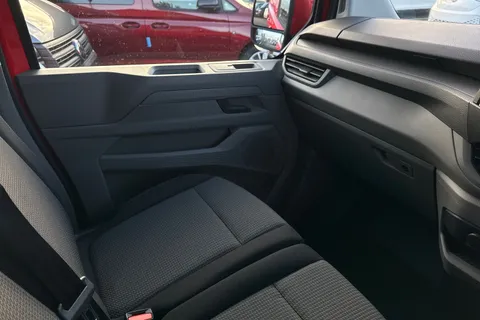 CX75KFE Volkswagen Transporter 2.0 TDI T28 Commerce Pro Panel Van 5dr Diesel Auto FWD SWB Euro 6 (s/s) (150 ps) Thumbnail #19