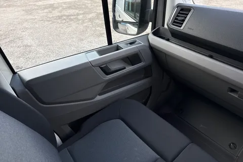 CX75JZU Volkswagen Crafter 2.0 TDI CR30 Commerce Panel Van 5dr Diesel Manual FWD MWB Euro 6 (s/s) (140 ps) Thumbnail #19