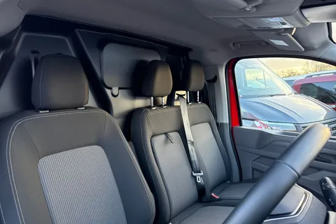 CX75KFE Volkswagen Transporter 2.0 TDI T28 Commerce Pro Panel Van 5dr Diesel Auto FWD SWB Euro 6 (s/s) (150 ps) Thumbnail #23