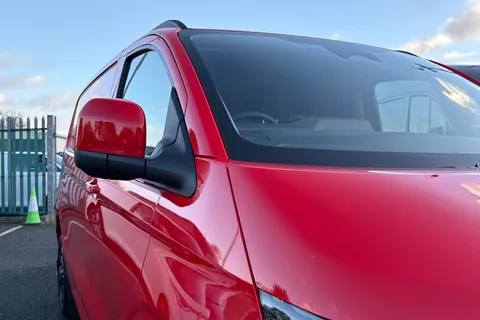 CX75KFE Volkswagen Transporter 2.0 TDI T28 Commerce Pro Panel Van 5dr Diesel Auto FWD SWB Euro 6 (s/s) (150 ps) Thumbnail #25