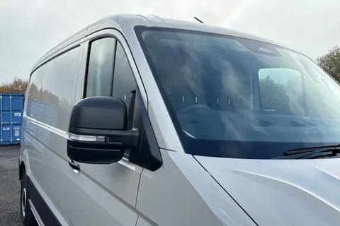 CX75JZU Volkswagen Crafter 2.0 TDI CR30 Commerce Panel Van 5dr Diesel Manual FWD MWB Euro 6 (s/s) (140 ps) Thumbnail #25