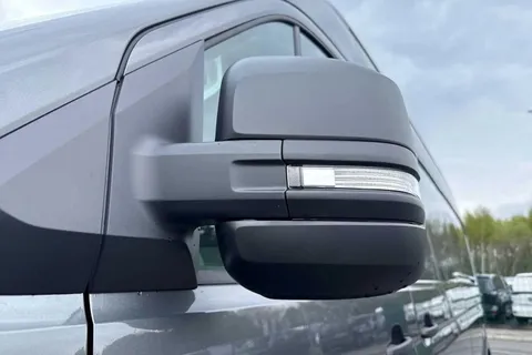 DF75TZA Volkswagen Crafter CR35 Panel van Commerce Plus LWB 177 PS 2.0 TDI 8sp Auto - MY25/LED's/Camer Thumbnail #29