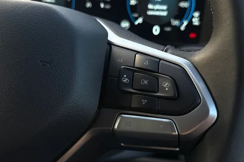 CX75KFE Volkswagen Transporter 2.0 TDI T28 Commerce Pro Panel Van 5dr Diesel Auto FWD SWB Euro 6 (s/s) (150 ps) Thumbnail #31