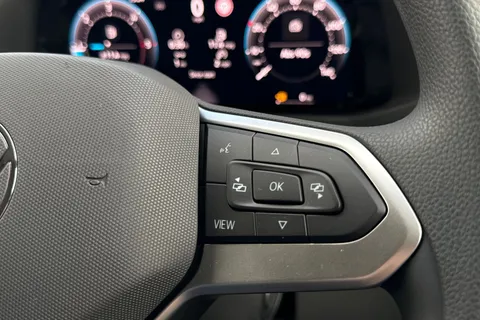 CX75JZU Volkswagen Crafter 2.0 TDI CR30 Commerce Panel Van 5dr Diesel Manual FWD MWB Euro 6 (s/s) (140 ps) Thumbnail #30