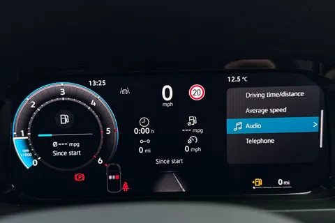 CX75JZU Volkswagen Crafter 2.0 TDI CR30 Commerce Panel Van 5dr Diesel Manual FWD MWB Euro 6 (s/s) (140 ps) Thumbnail #36