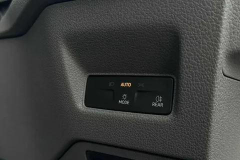 DF75TZA Volkswagen Crafter CR35 Panel van Commerce Plus LWB 177 PS 2.0 TDI 8sp Auto - MY25/LED's/Camer Thumbnail #40