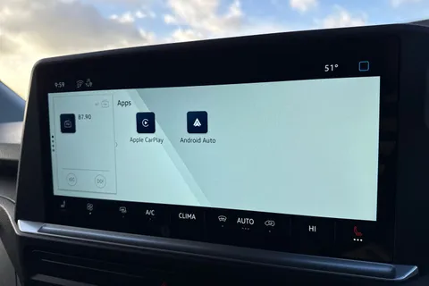 CX75KFE Volkswagen Transporter 2.0 TDI T28 Commerce Pro Panel Van 5dr Diesel Auto FWD SWB Euro 6 (s/s) (150 ps) Thumbnail #42