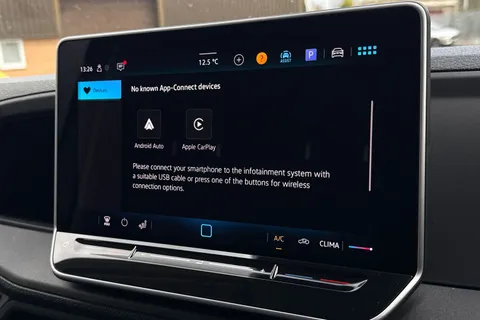 CX75JZU Volkswagen Crafter 2.0 TDI CR30 Commerce Panel Van 5dr Diesel Manual FWD MWB Euro 6 (s/s) (140 ps) Thumbnail #42