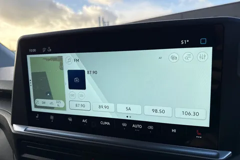 CX75KFE Volkswagen Transporter 2.0 TDI T28 Commerce Pro Panel Van 5dr Diesel Auto FWD SWB Euro 6 (s/s) (150 ps) Thumbnail #44