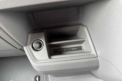 DF75TZA Volkswagen Crafter CR35 Panel van Commerce Plus LWB 177 PS 2.0 TDI 8sp Auto - MY25/LED's/Camer Thumbnail #46