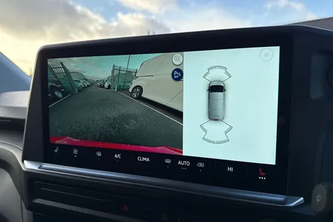 CX75KFE Volkswagen Transporter 2.0 TDI T28 Commerce Pro Panel Van 5dr Diesel Auto FWD SWB Euro 6 (s/s) (150 ps) Thumbnail #45