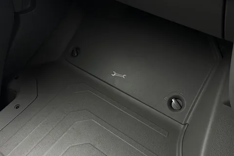 CX75JZU Volkswagen Crafter 2.0 TDI CR30 Commerce Panel Van 5dr Diesel Manual FWD MWB Euro 6 (s/s) (140 ps) Thumbnail #47