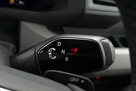 DF75TZA Volkswagen Crafter CR35 Panel van Commerce Plus LWB 177 PS 2.0 TDI 8sp Auto - MY25/LED's/Camer Thumbnail #54