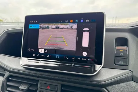 DF75TZA Volkswagen Crafter CR35 Panel van Commerce Plus LWB 177 PS 2.0 TDI 8sp Auto - MY25/LED's/Camer Thumbnail #57