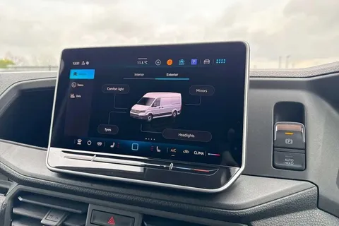 DF75TZA Volkswagen Crafter CR35 Panel van Commerce Plus LWB 177 PS 2.0 TDI 8sp Auto - MY25/LED's/Camer Thumbnail #58