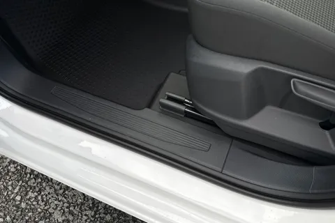 CX75JXF Volkswagen Caddy 2.0 TDI C20 Commerce Panel Van 5dr Diesel Manual SWB Euro 6 (s/s) (102 ps) Thumbnail #28