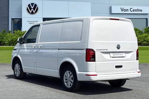 DE74BLJ Volkswagen Transporter 2.0 TDI 110 Highline Van Thumbnail #3